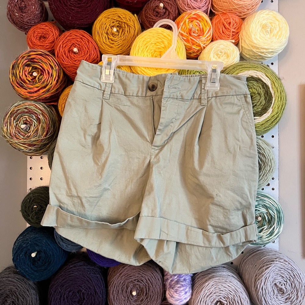 a new day Women's Cargo Shorts in Light Green